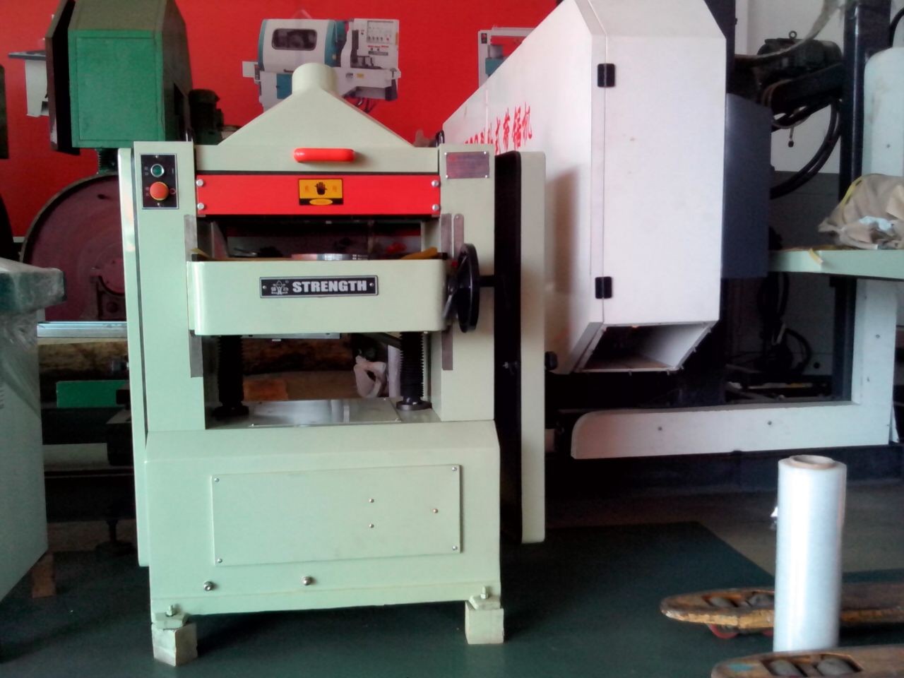 強勁單面壓刨之單面壓刨的相關介紹